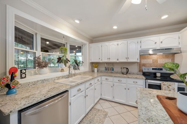 5845 Catholic Church Rd, Cedar Hill, TN 37032