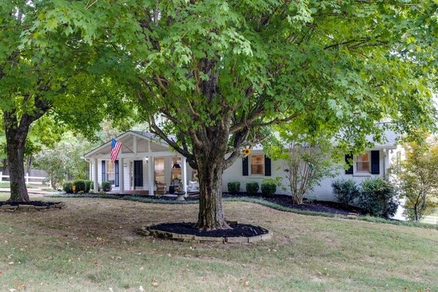 5845 Catholic Church Rd, Cedar Hill, TN 37032