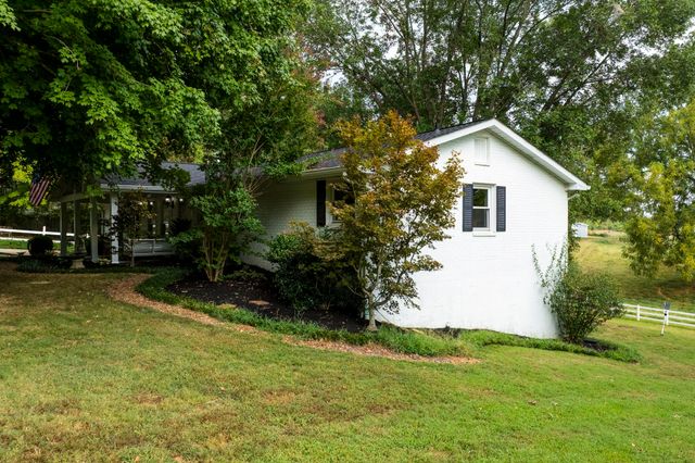 5845 Catholic Church Rd, Cedar Hill, TN 37032