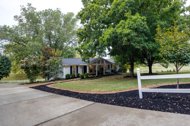 5845 Catholic Church Rd, Cedar Hill, TN 37032