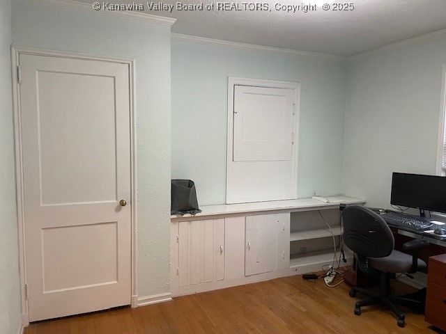 1107 Village Drive, South Charleston, WV 25309