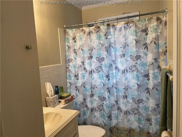 1107 Village Drive, South Charleston, WV 25309