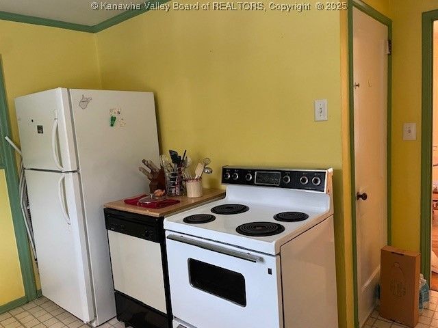 1107 Village Drive, South Charleston, WV 25309