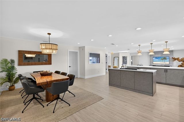 2341 MAYFIELD CT 8, Naples, FL 34105