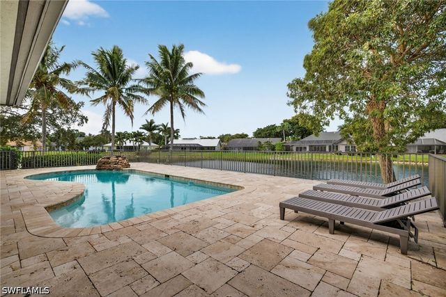 2341 MAYFIELD CT 8, Naples, FL 34105
