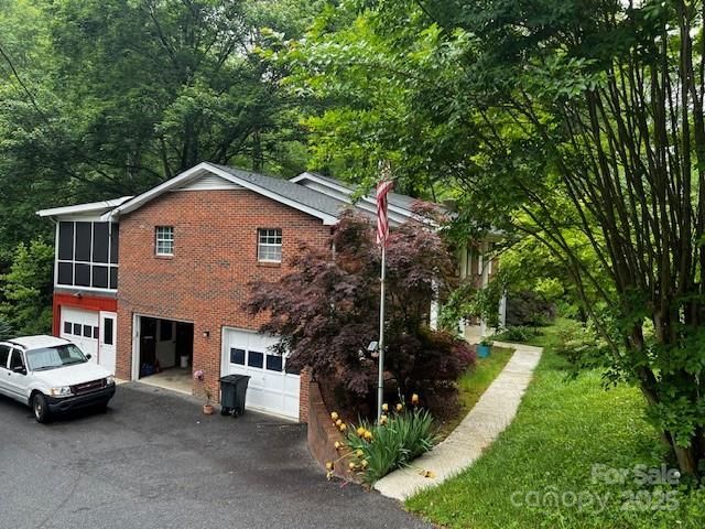 530 Burge Mountain Road, Hendersonville, NC 28792