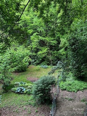 530 Burge Mountain Road, Hendersonville, NC 28792