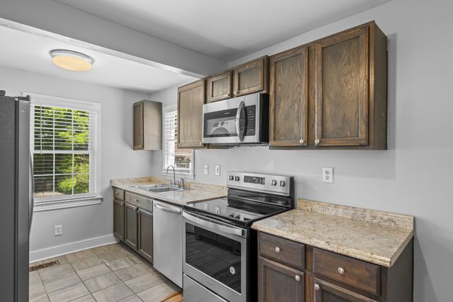 2405 Eden St, Nashville, TN 37208