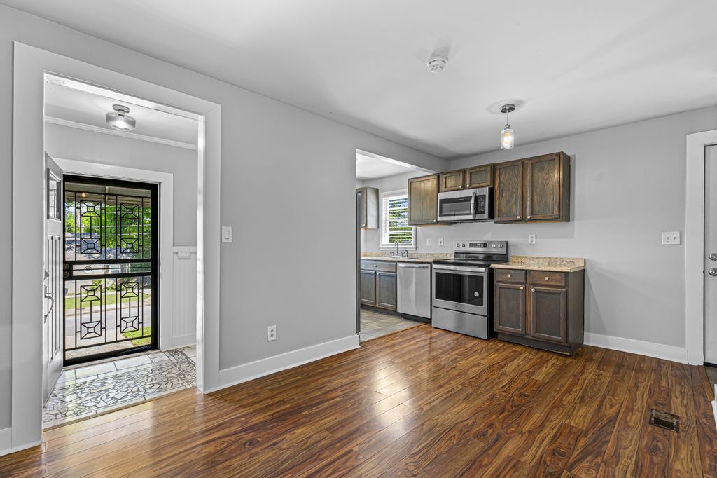 2405 Eden St, Nashville, TN 37208