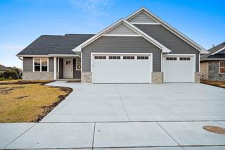 1402 CROSSROADS DRIVE, De Pere, WI 54115