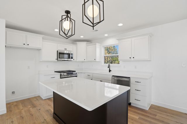 14860 WELCH DR, Ashland, MO 65010