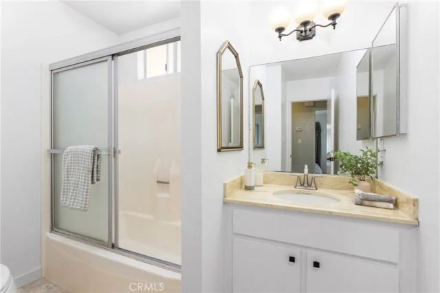 571 W Greenwood Avenue 12, La Habra, CA 90631