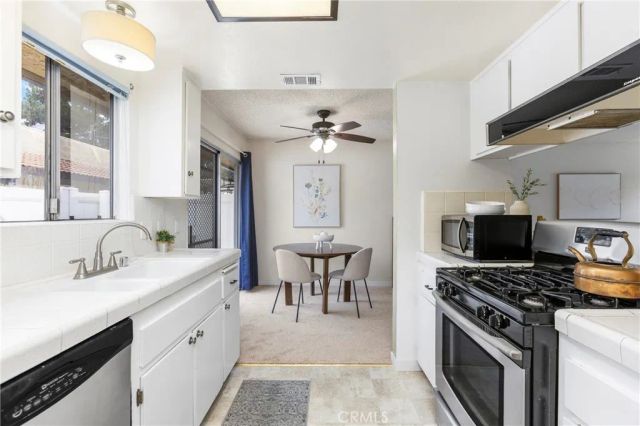 571 W Greenwood Avenue 12, La Habra, CA 90631