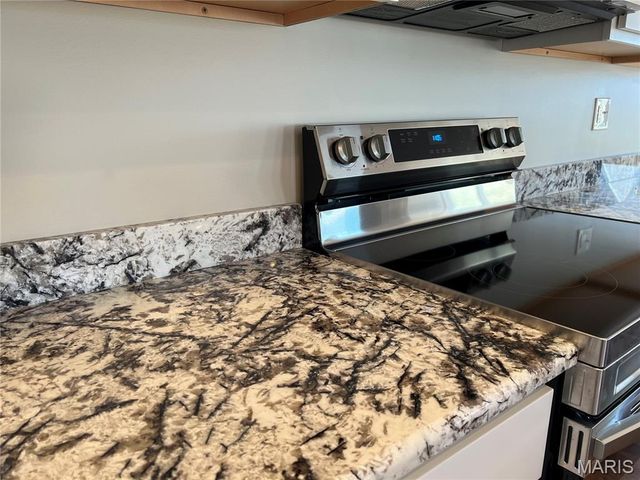 432 Honeysuckle Drive, Hannibal, MO 63401