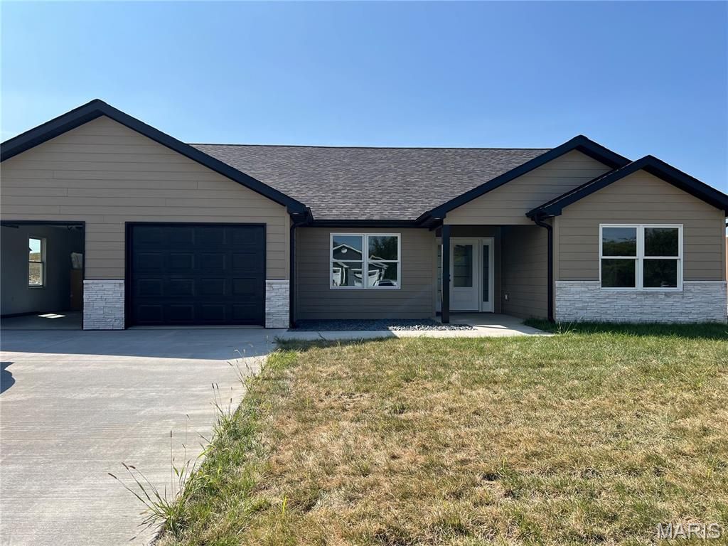 432 Honeysuckle Drive, Hannibal, MO 63401