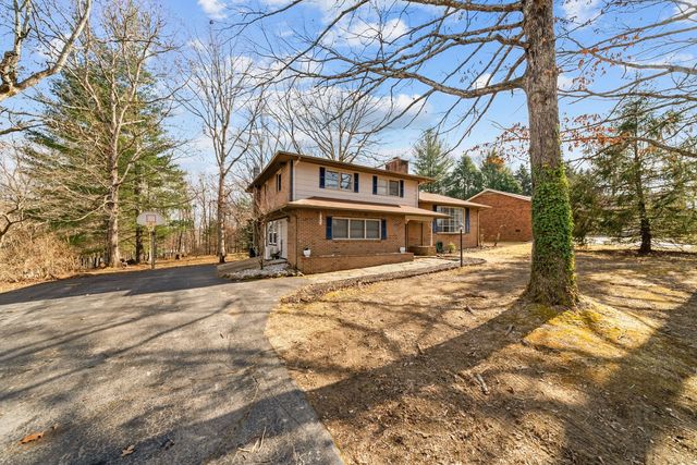 2275 Spruce Loop, Crossville, TN 38555