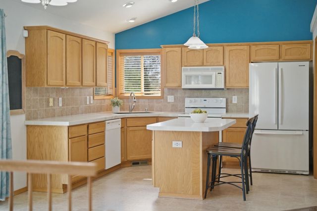 9016 N Ash St, Spokane, WA 99208