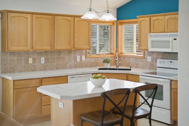 9016 N Ash St, Spokane, WA 99208