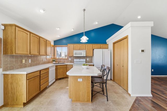 9016 N Ash St, Spokane, WA 99208