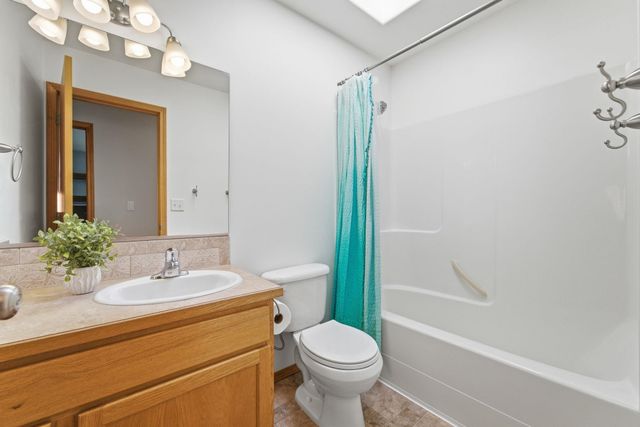 9016 N Ash St, Spokane, WA 99208