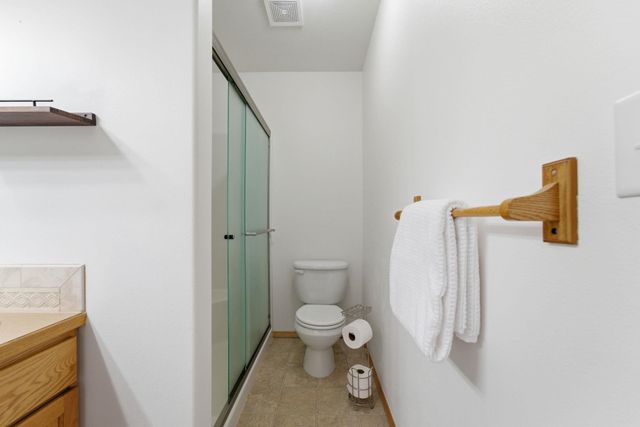 9016 N Ash St, Spokane, WA 99208