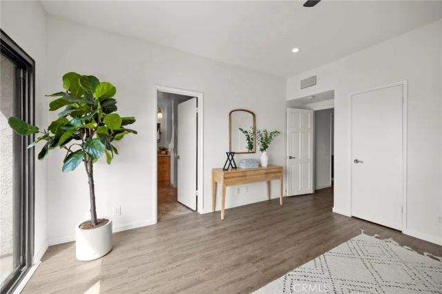 8180 Manitoba 334, Playa Del Rey, CA 90293