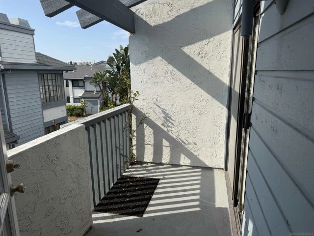 4075 Crystal Dawn 202, San Diego, CA 92122