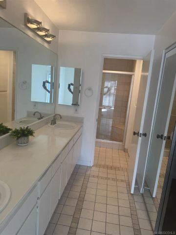 4075 Crystal Dawn 202, San Diego, CA 92122