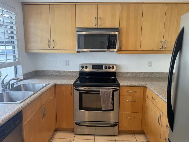 4075 Crystal Dawn 202, San Diego, CA 92122