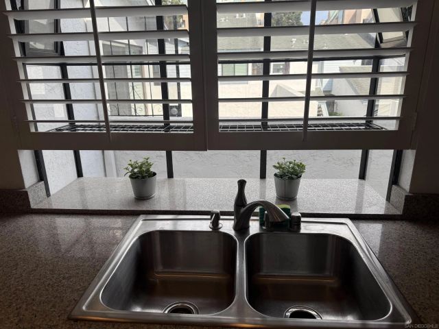 4075 Crystal Dawn 202, San Diego, CA 92122