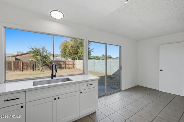 2012 W ROMLEY Road, Phoenix, AZ 85041