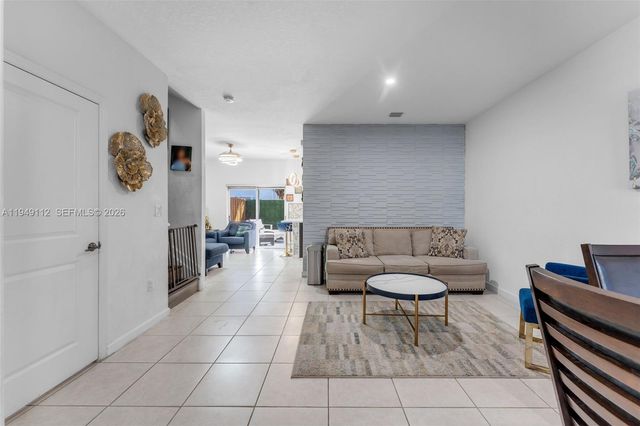 2614 SE 13th St, Homestead, FL 33035