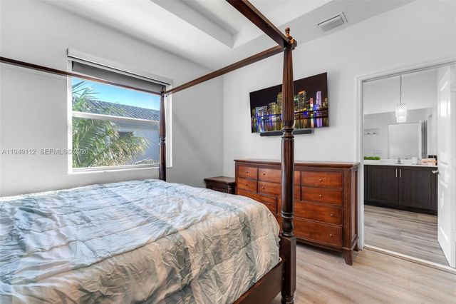 2614 SE 13th St, Homestead, FL 33035