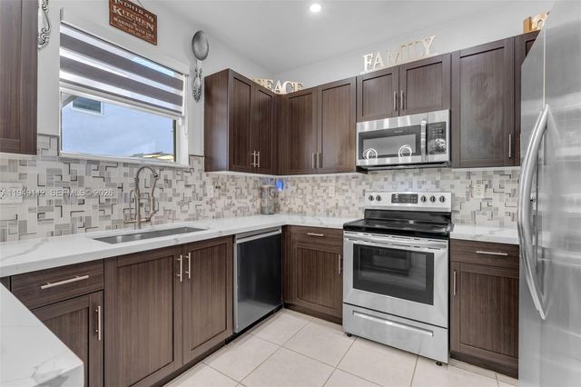 2614 SE 13th St, Homestead, FL 33035