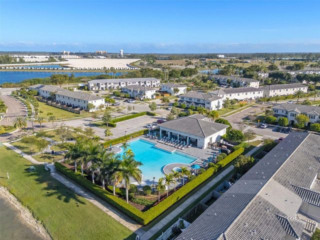 2614 SE 13th St, Homestead, FL 33035