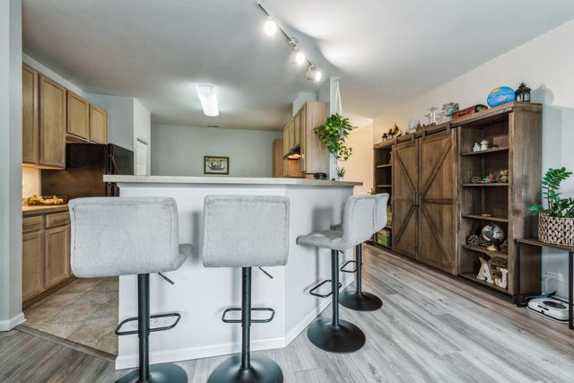 250 ROSEHALL Drive 260, Lake Zurich, IL 60047