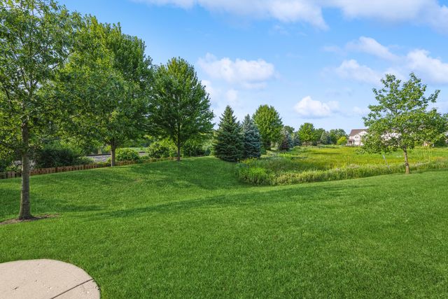 250 ROSEHALL Drive 260, Lake Zurich, IL 60047