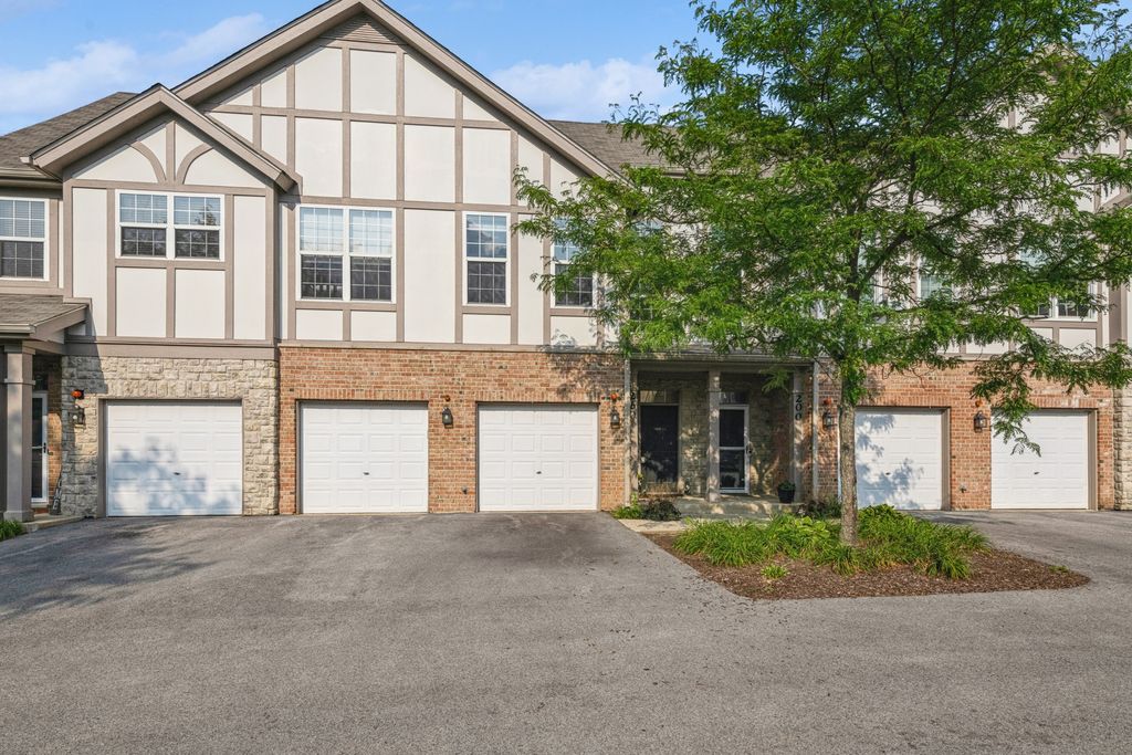 250 ROSEHALL Drive 260, Lake Zurich, IL 60047