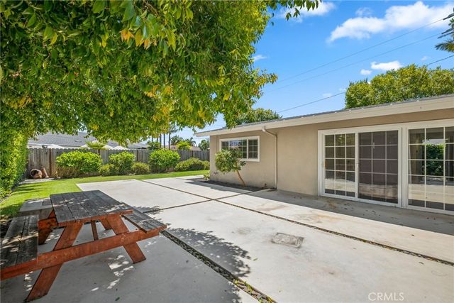 1644 Tustin Avenue, Costa Mesa, CA 92627