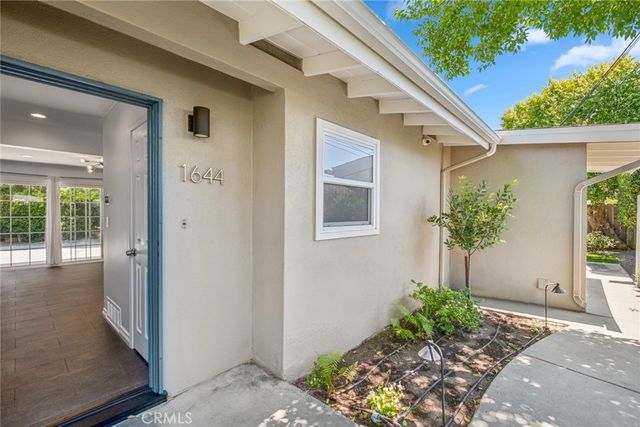 1644 Tustin Avenue, Costa Mesa, CA 92627