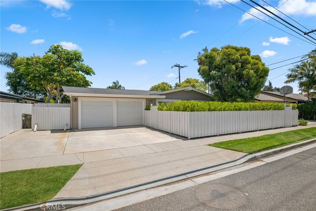 1644 Tustin Avenue, Costa Mesa, CA 92627