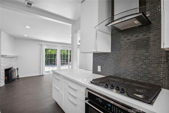 1644 Tustin Avenue, Costa Mesa, CA 92627