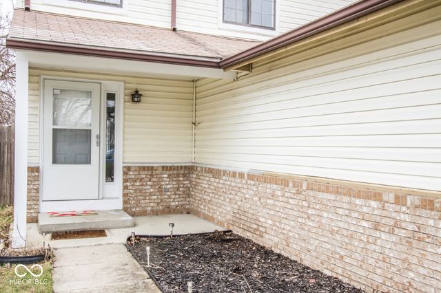 1838 Keystone Lakes Drive, Indianapolis, IN 46237