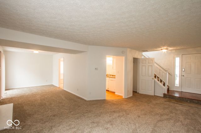 1838 Keystone Lakes Drive, Indianapolis, IN 46237