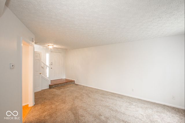 1838 Keystone Lakes Drive, Indianapolis, IN 46237