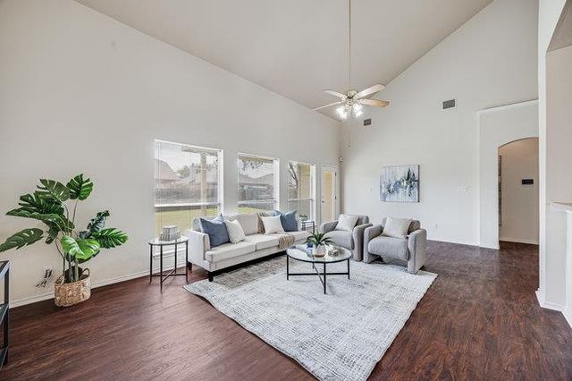 4001 Veiled Falls DR, Pflugerville, TX 78660