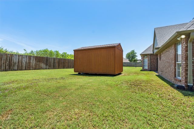 3045 Preston Club Drive, Sherman, TX 75092