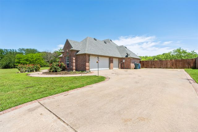 3045 Preston Club Drive, Sherman, TX 75092