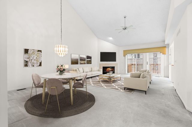 36482 Lochdale, Farmington Hills, MI 48335