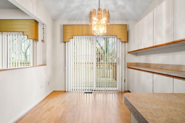 36482 Lochdale, Farmington Hills, MI 48335